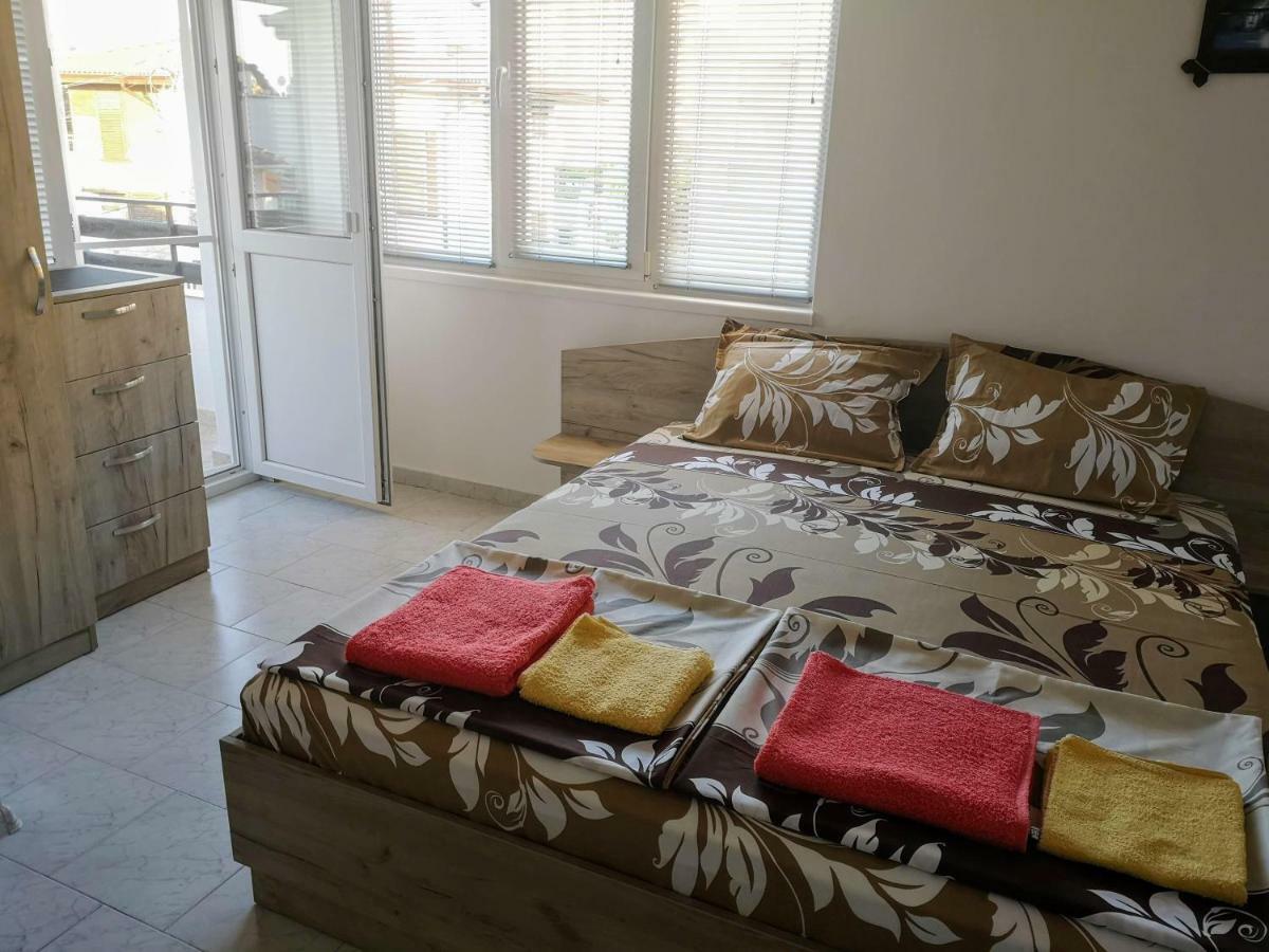 Guestrooms Stoyanovi Tschernomorez Exterior foto