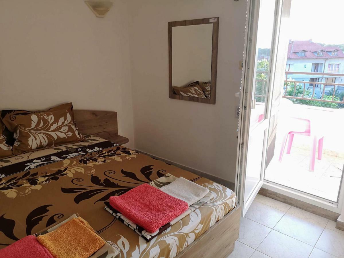 Guestrooms Stoyanovi Tschernomorez Exterior foto