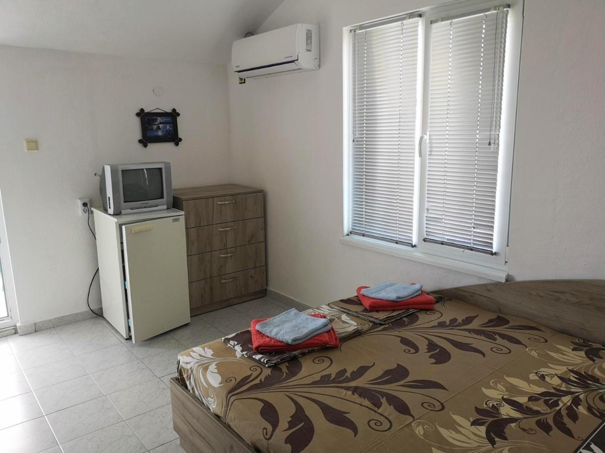 Guestrooms Stoyanovi Tschernomorez Exterior foto